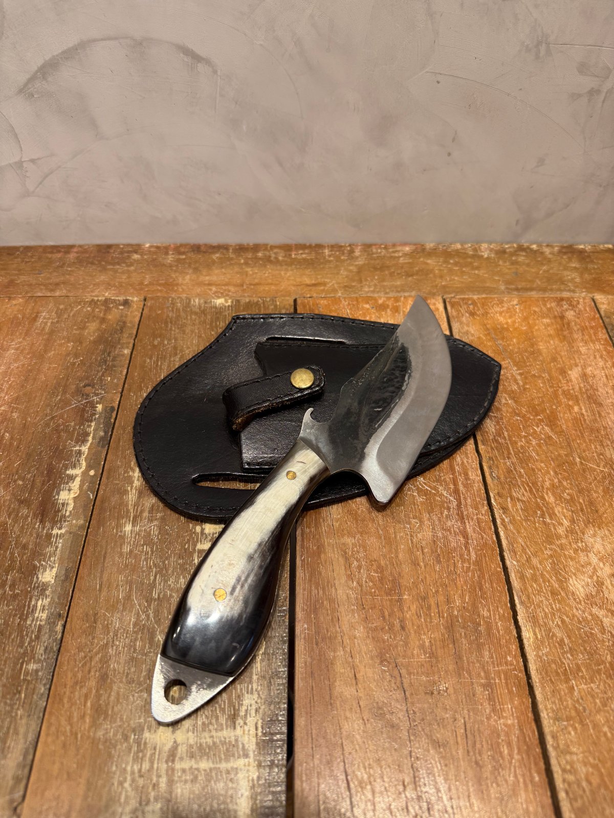 Faca Brut Forge Premium cabo de chifre